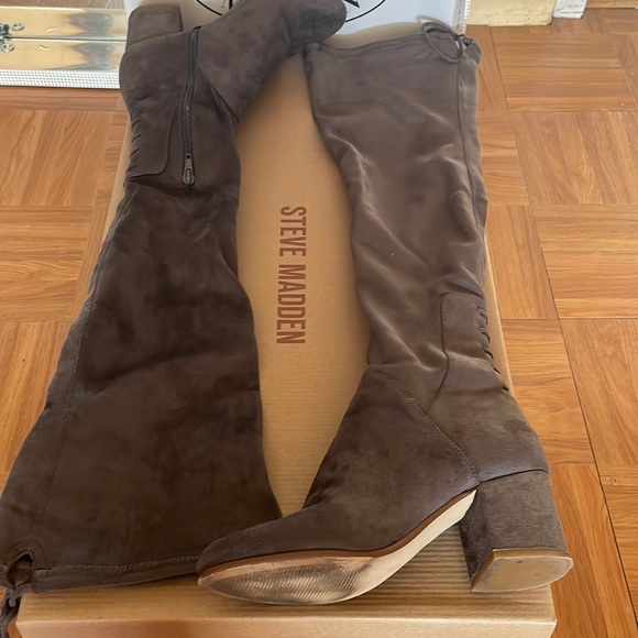Steve Madden thigh high boots in gray. Worn a few times. - Picture 1 of 3